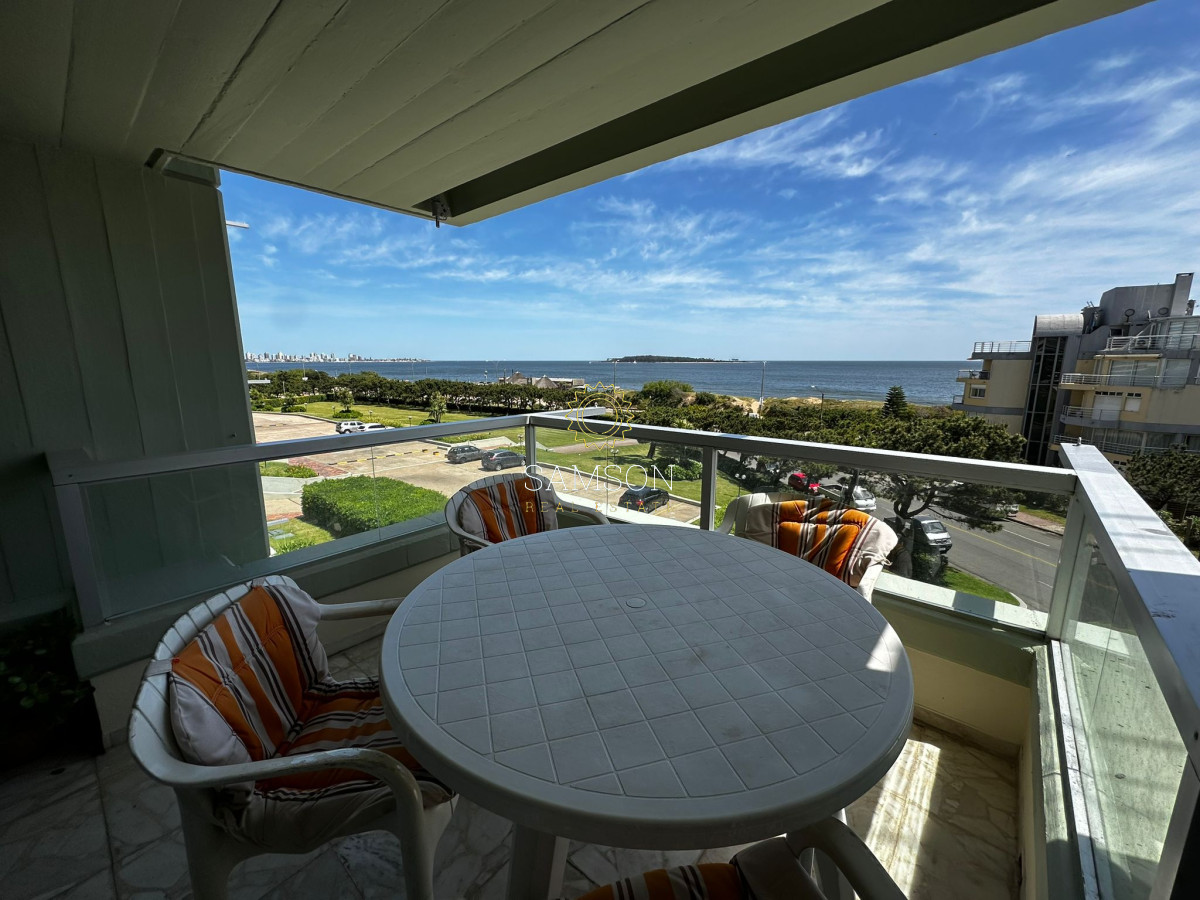 Apartamento ID.97 - VENTA DE APARTAMENTO DE 3 DORMITORIOS Y 2 BAÑOS, EDIFICIO GOLETA PLAYA MANSA PUNTA DEL ESTE 