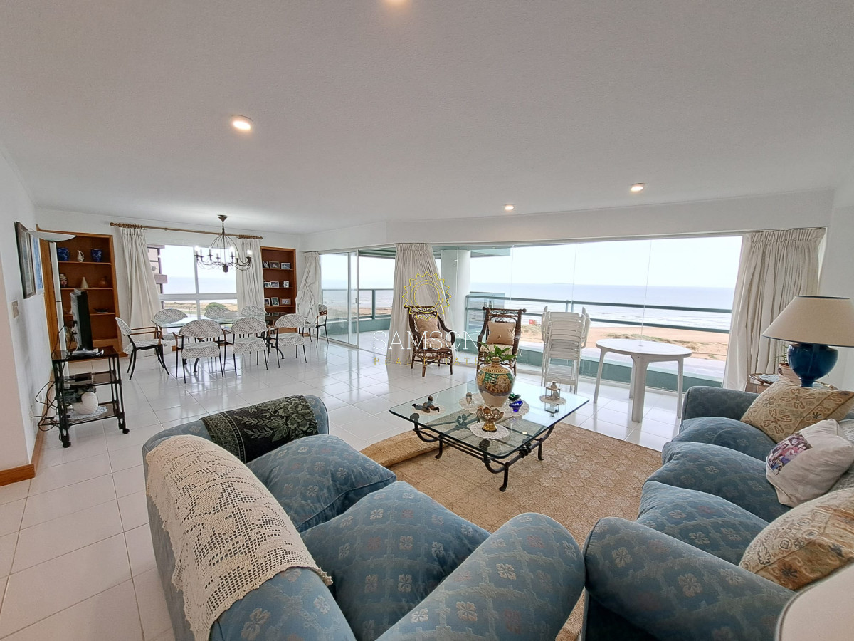 Apartamento ID.66764 - Apartamento en venta frente al mar Punta del Este 
