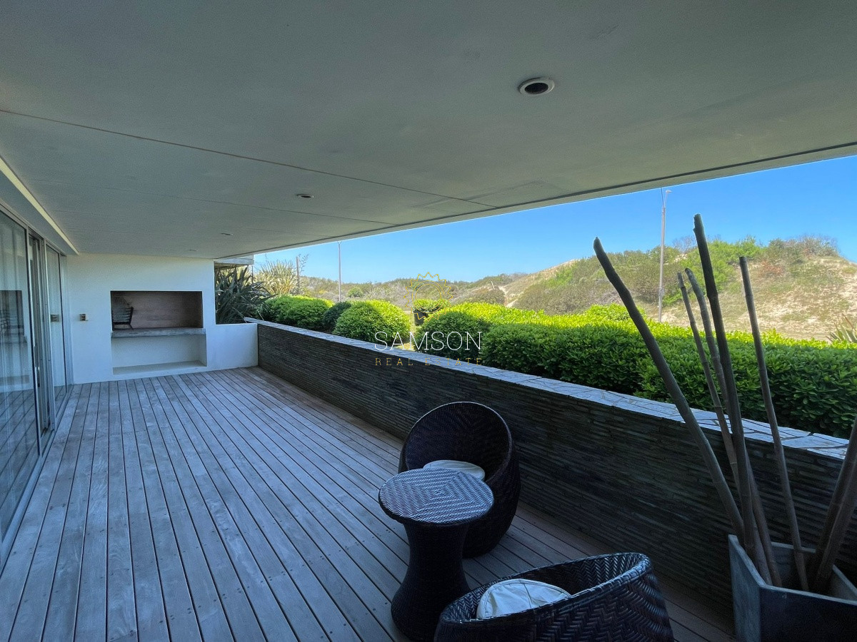 Apartamento ID.65778 - Apartamento en venta 2 dorm en suite con parrillero propio, primera linea.