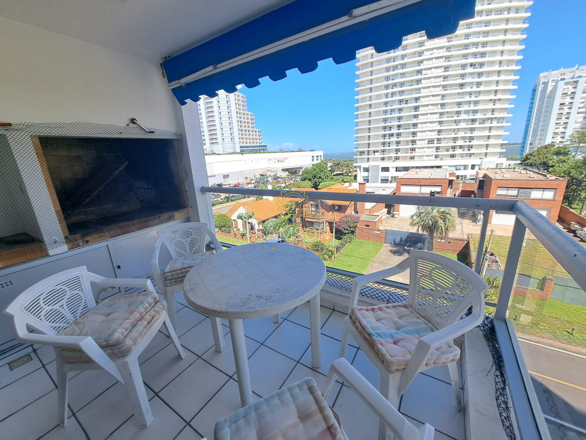 Apartamento ID.66702 - VENTA DE APARTAMENTO DE 3 DORMITORIOS Y 2 BAÑOS, EDIFICIO CAP BRETON PLAYA MANSA PUNTA DEL ESTE 