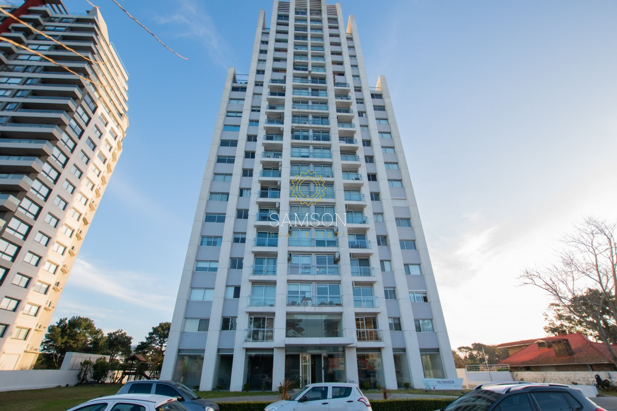 Apartamento ID.57530 - VENTA APARTAMENTO 3 DORMITORIOS SOBRE AV ROOSEVELT PUNTA DEL ESTE
