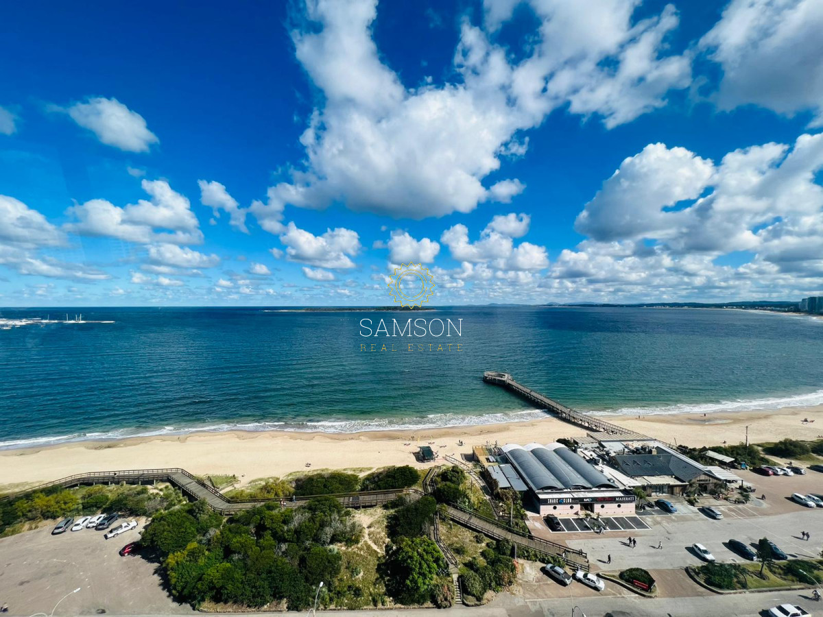 Apartamento ID.31956 - Apartamento en Venta, 3 dormitorios, Edificio Malecón, primera línea, Punta del Este.