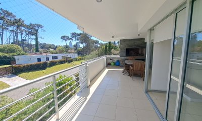 VENTA APARTAMENTO 3 DORMITORIOS 2 BAÑOS ED TERRAZAS DEL MAR MANSA PUNTA DEL ESTE