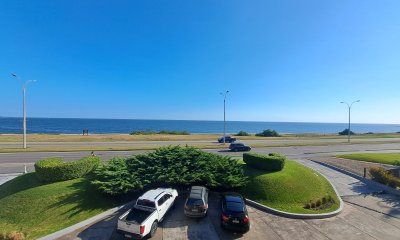 Apartamento en venta 2 dormitorios frente al mar Playa mansa Punta del Este