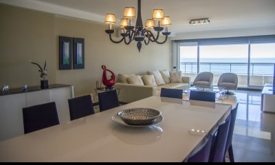 VENTA DE APARTAMENTO DE 3 DORMITORIOS EN SUITE Y TOILETTE, MAS SERVICIO TORRE LOBOS, PLAYA BRAVA PUNTA DEL ESTE