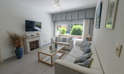 VENTA APARTAMENTO 3 DORMITORIOS, 2 BAÑOS  Y 1 EN SUITE. COMPLEJO GREEN LEAVES, PLAYA MANSA PUNTA DEL ESTE.