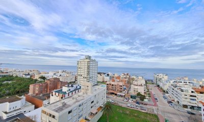 Venta apartamento torre Verona península Punta del este