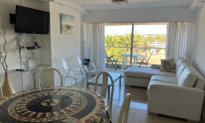 venta apartamento en la Peninsula. plaza artesanal.