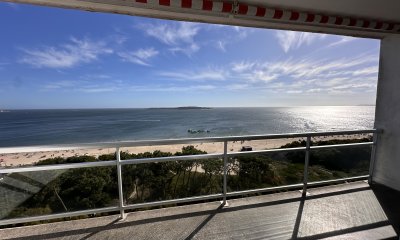 Apartamento en Venta frente al mar playa mansa