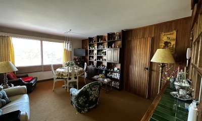 aparatamento en venta frente al mar playa mansa Punta del Este