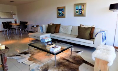 VENTA DE APARTAMENTO EN PLAYA BRAVA, PUNTA DEL ESTE