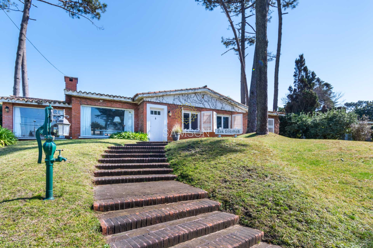 Casa ID.58884 - Casa en venta de 5 dormitorios a metros del Mar, San Rafael, Punta del Este.