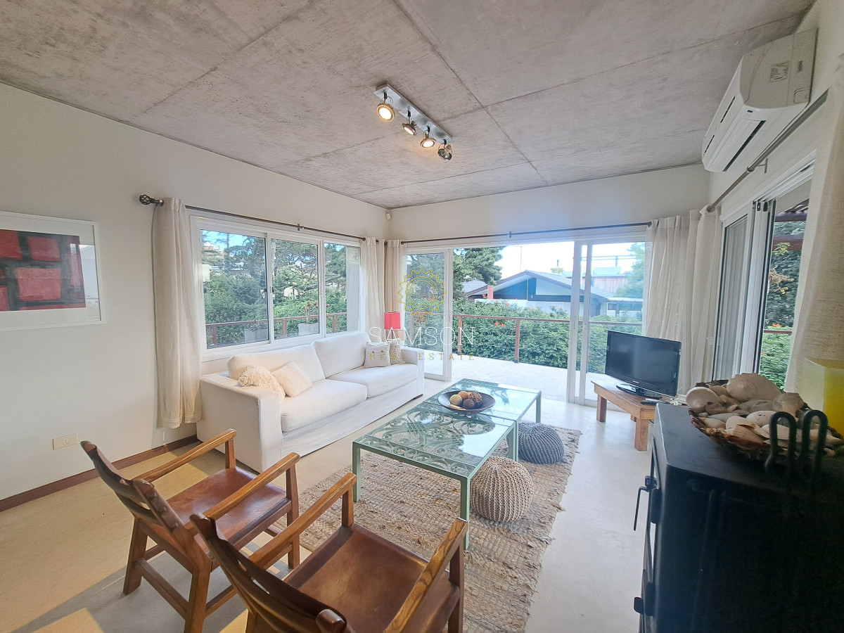 Casa ID.66989 - Casa Moderna en venta a pasos del mar en Playa Solanas Punta ballena uruguay