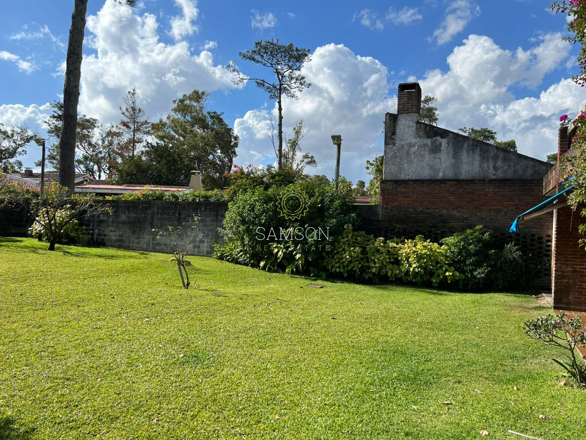 Casa ID.65419 - Venta casa de 4 dormitorios en playa mansa punta del este 