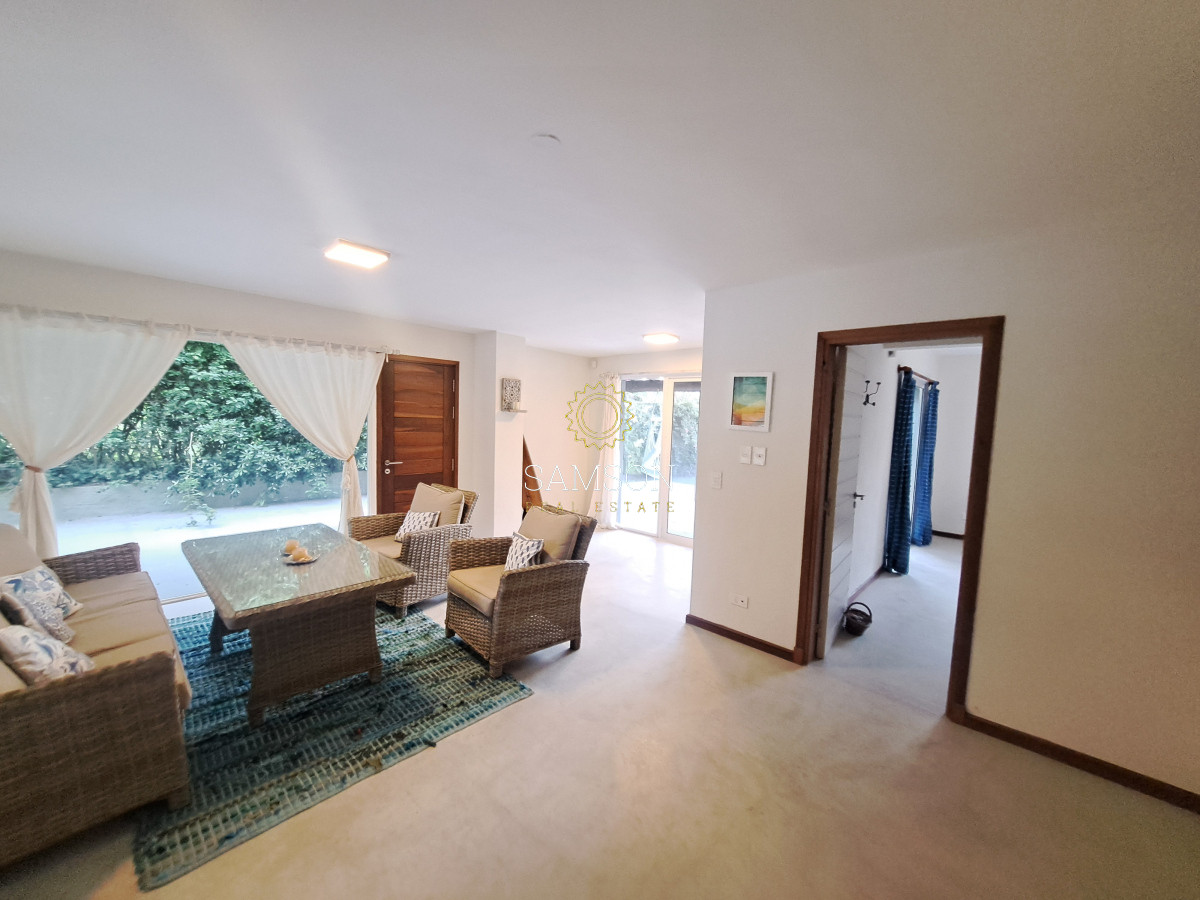 Casa ID.66989 - Casa Moderna en venta a pasos del mar en Playa Solanas Punta ballena uruguay