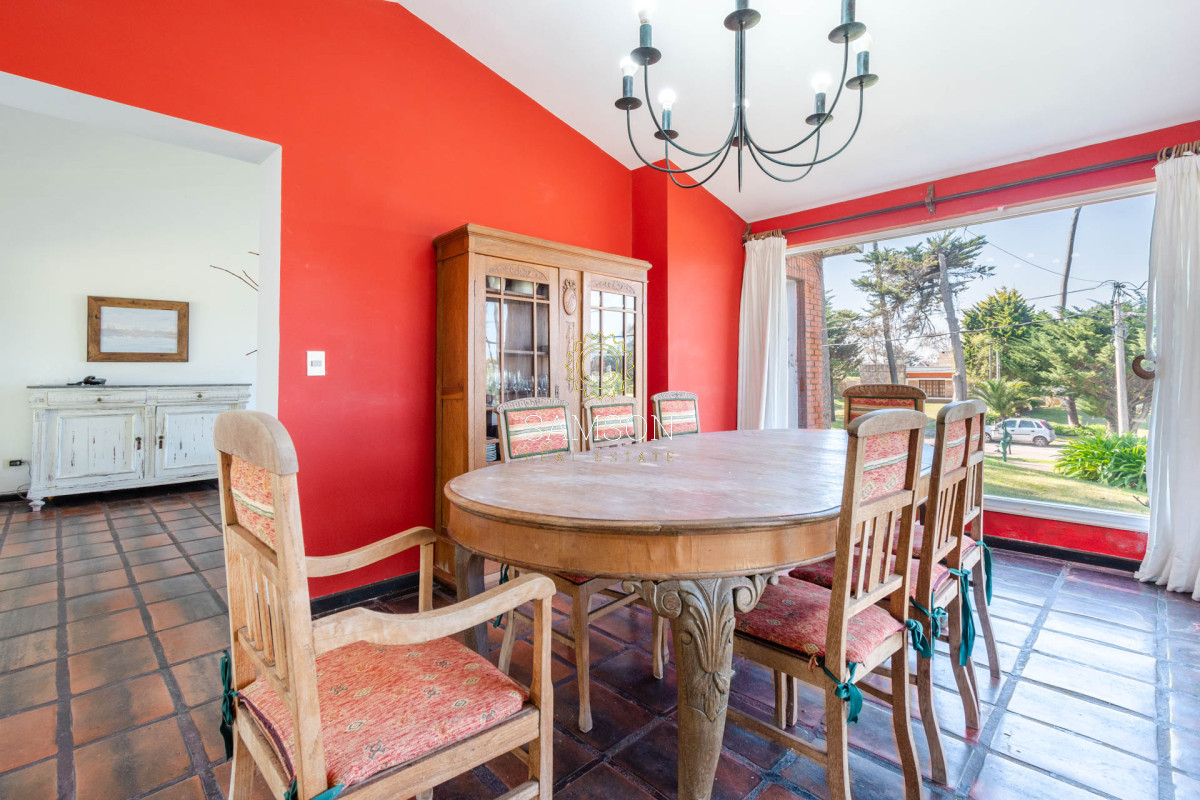 Casa ID.58884 - Casa en venta de 5 dormitorios a metros del Mar, San Rafael, Punta del Este.
