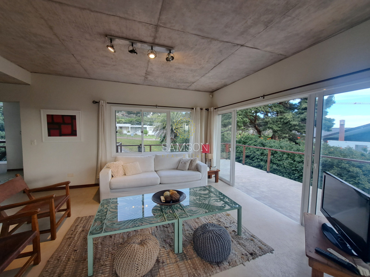 Casa ID.66989 - Casa Moderna en venta a pasos del mar en Playa Solanas Punta ballena uruguay
