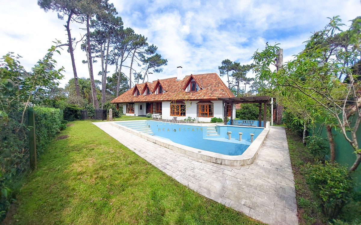 Casa ID.20 - Casa con piscina  en venta San rafael Punta del Este
