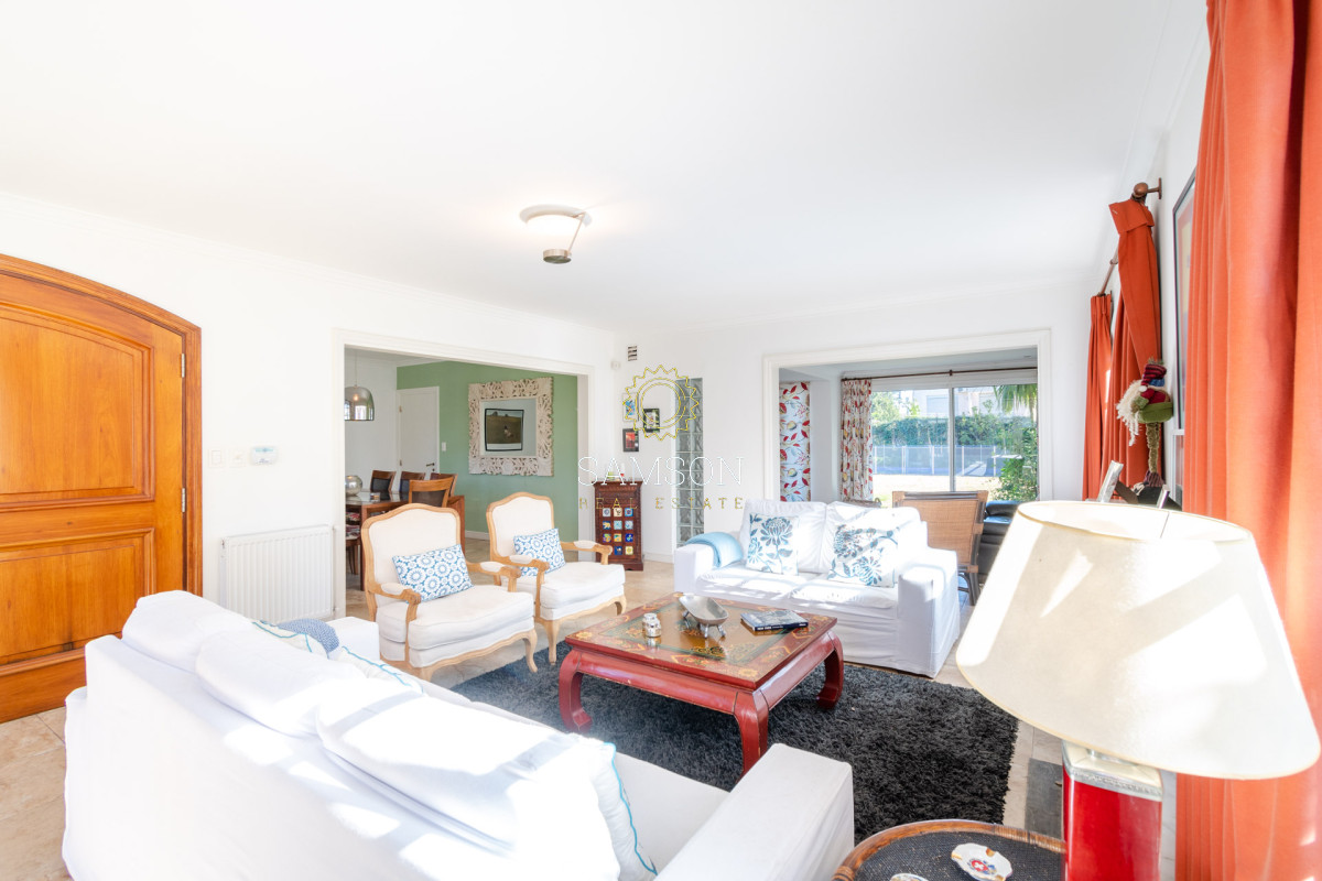 Casa ID.64 - Casa en venta 6 dormitorios con Piscina climatizada Playa Mansa cantegril Punta del Este