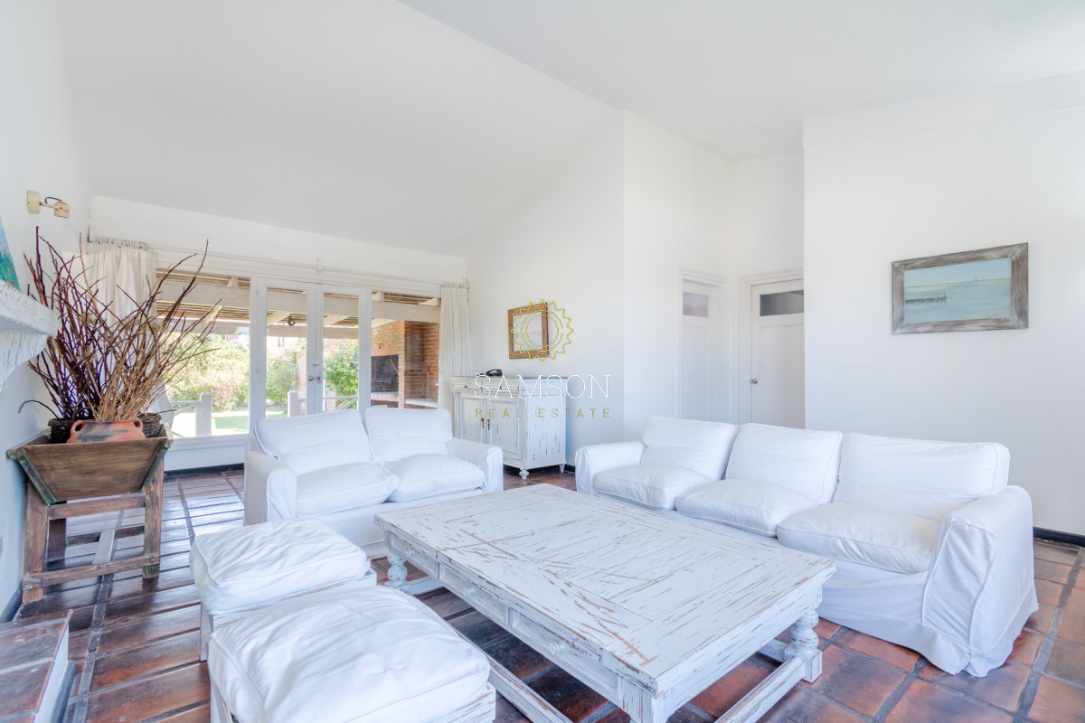 Casa ID.58884 - Casa en venta de 5 dormitorios a metros del Mar, San Rafael, Punta del Este.