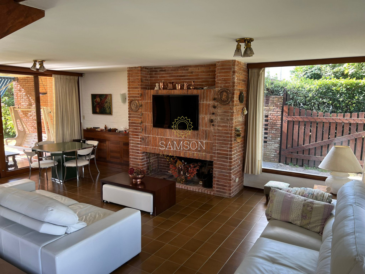 Casa ID.65419 - Venta casa de 4 dormitorios en playa mansa punta del este 