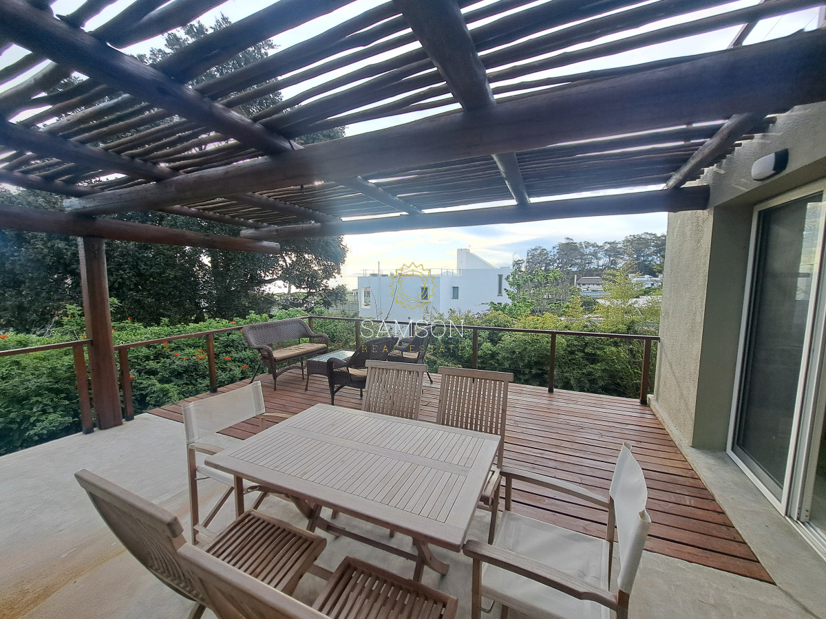 Casa ID.66989 - Casa Moderna en venta a pasos del mar en Playa Solanas Punta ballena uruguay