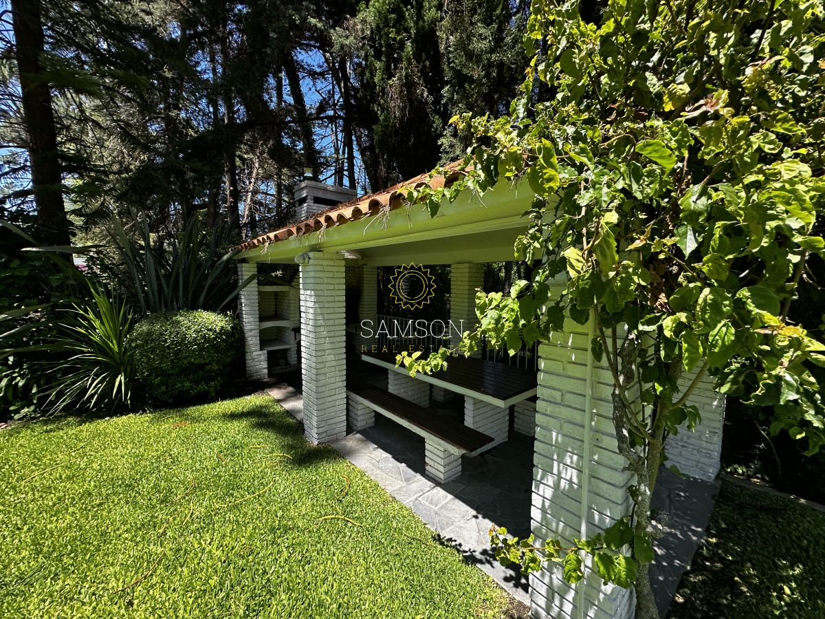 Casa ID.60093 - CASA EN VENTA CON PISCINA 