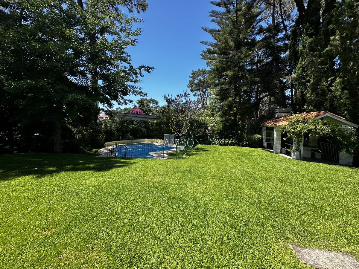 Casa ID.60093 - CASA EN VENTA CON PISCINA 