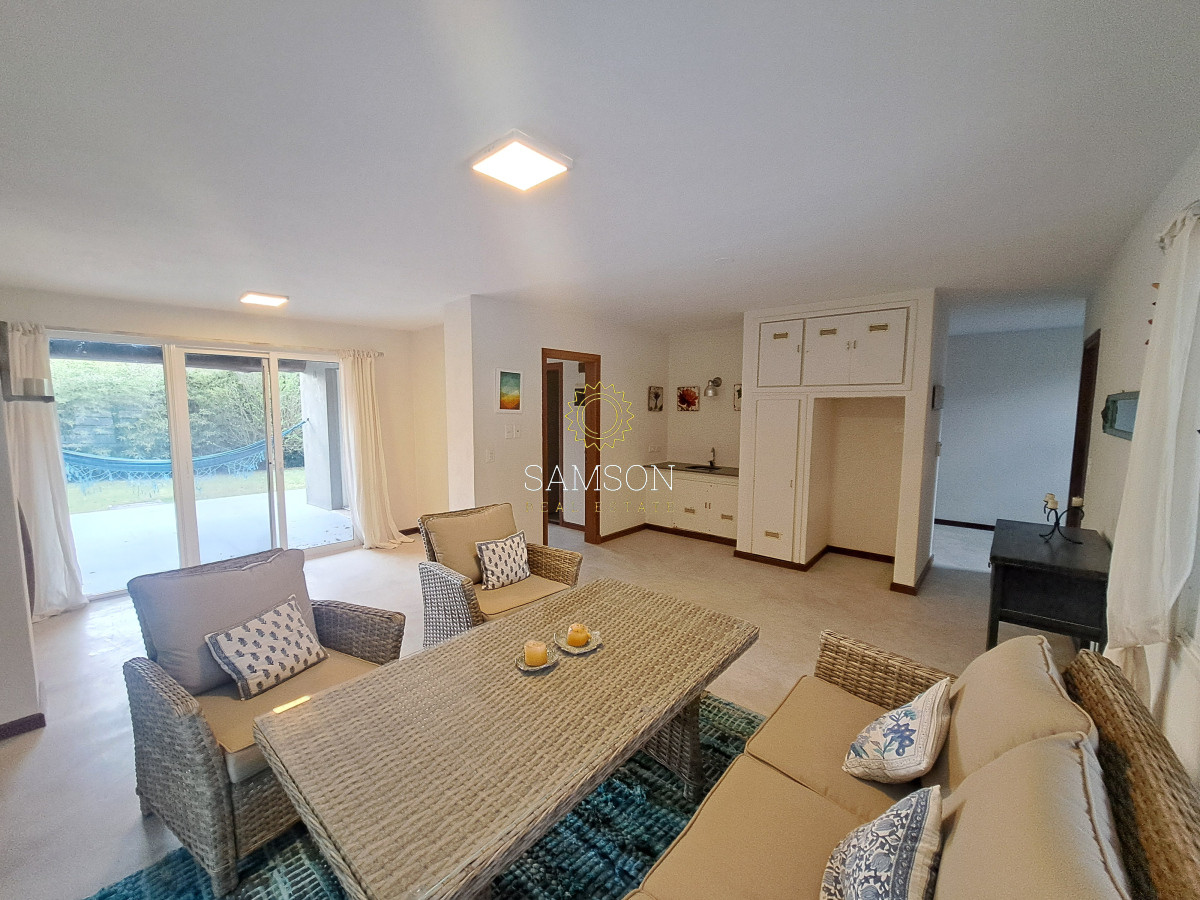 Casa ID.66989 - Casa Moderna en venta a pasos del mar en Playa Solanas Punta ballena uruguay