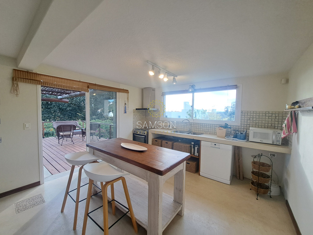 Casa ID.66989 - Casa Moderna en venta a pasos del mar en Playa Solanas Punta ballena uruguay