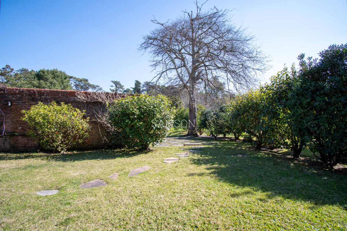 Casa ID.58884 - Casa en venta de 5 dormitorios a metros del Mar, San Rafael, Punta del Este.
