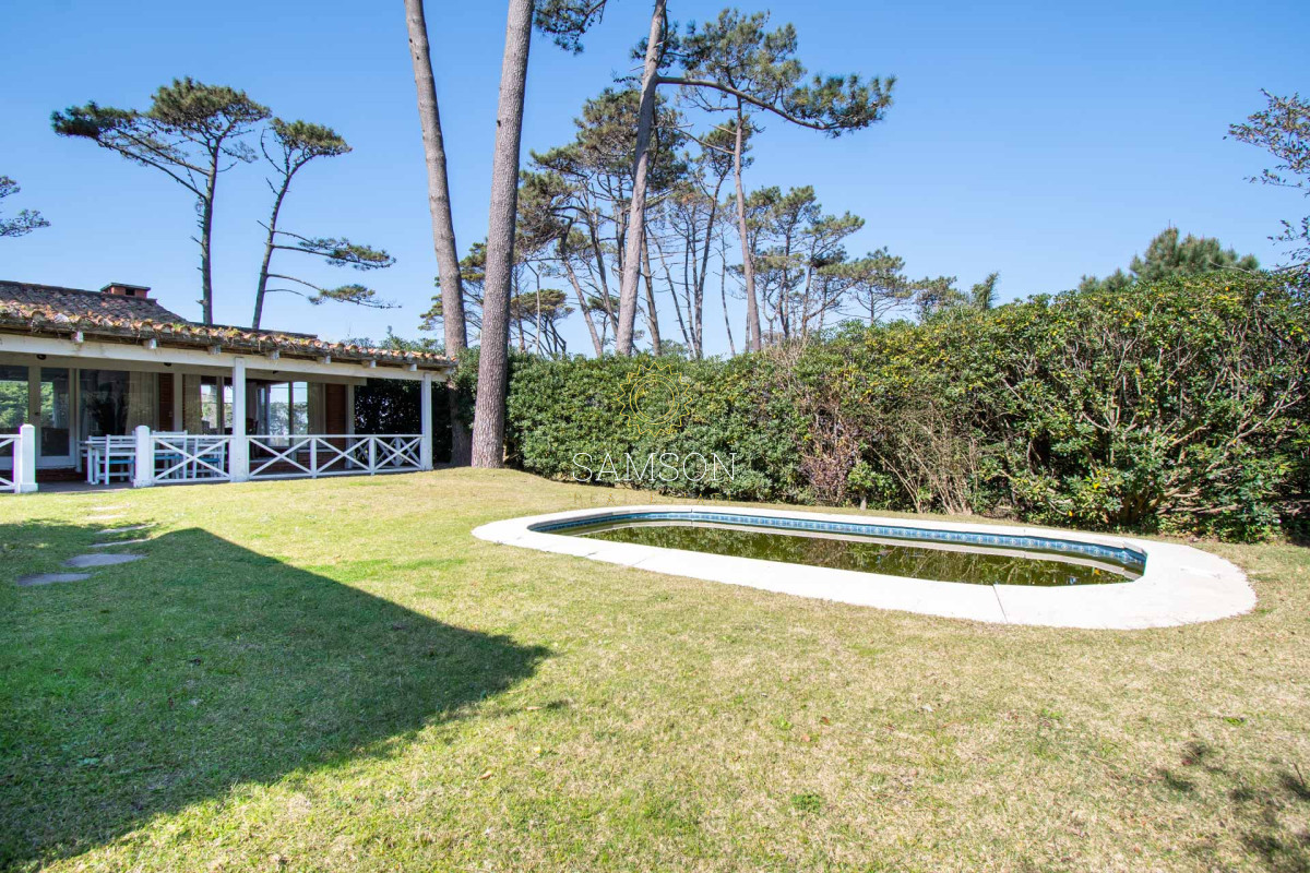 Casa ID.58884 - Casa en venta de 5 dormitorios a metros del Mar, San Rafael, Punta del Este.