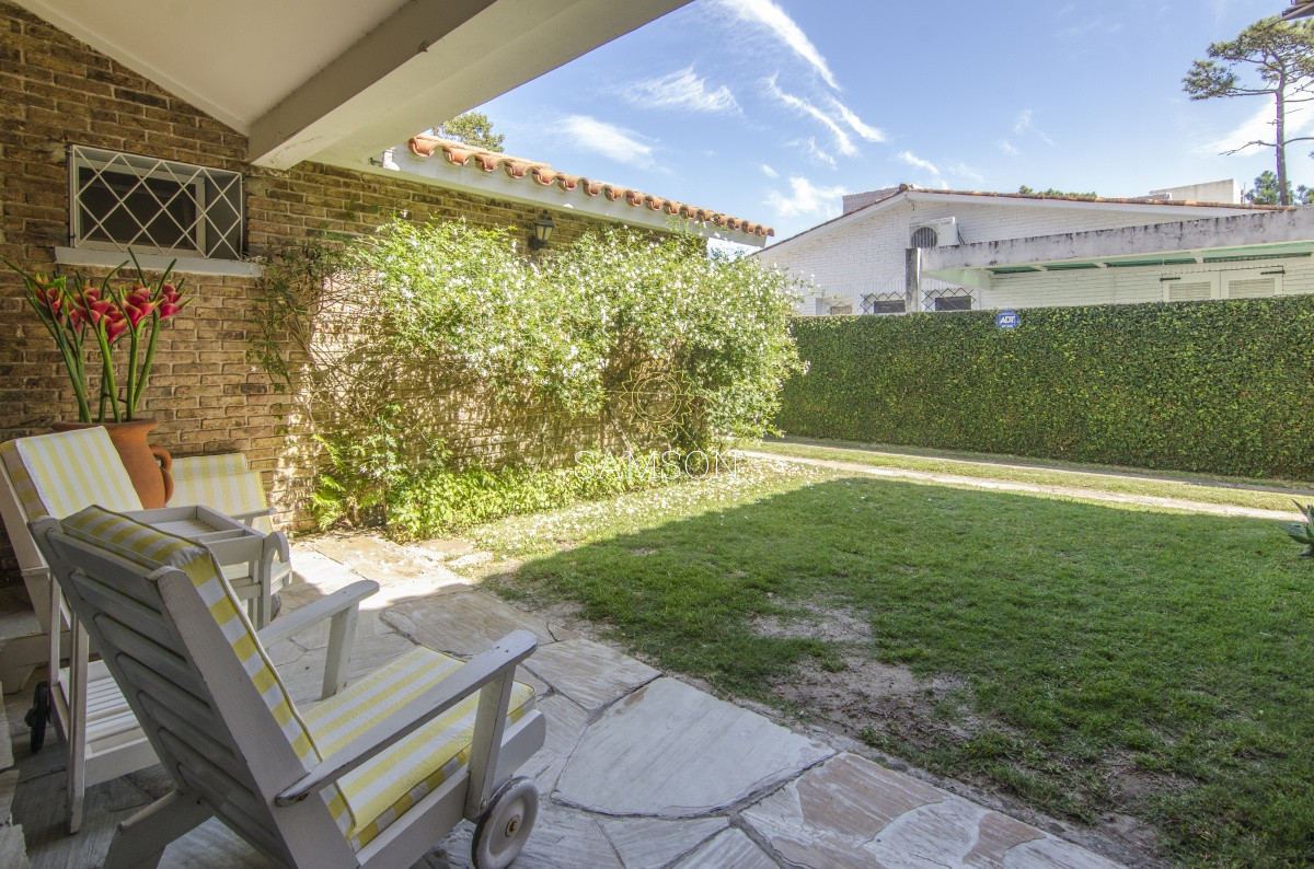 Casa ID.57934 - Casa de 4 dormitorios en venta parada 7 de Playa Mansa Punta del Este