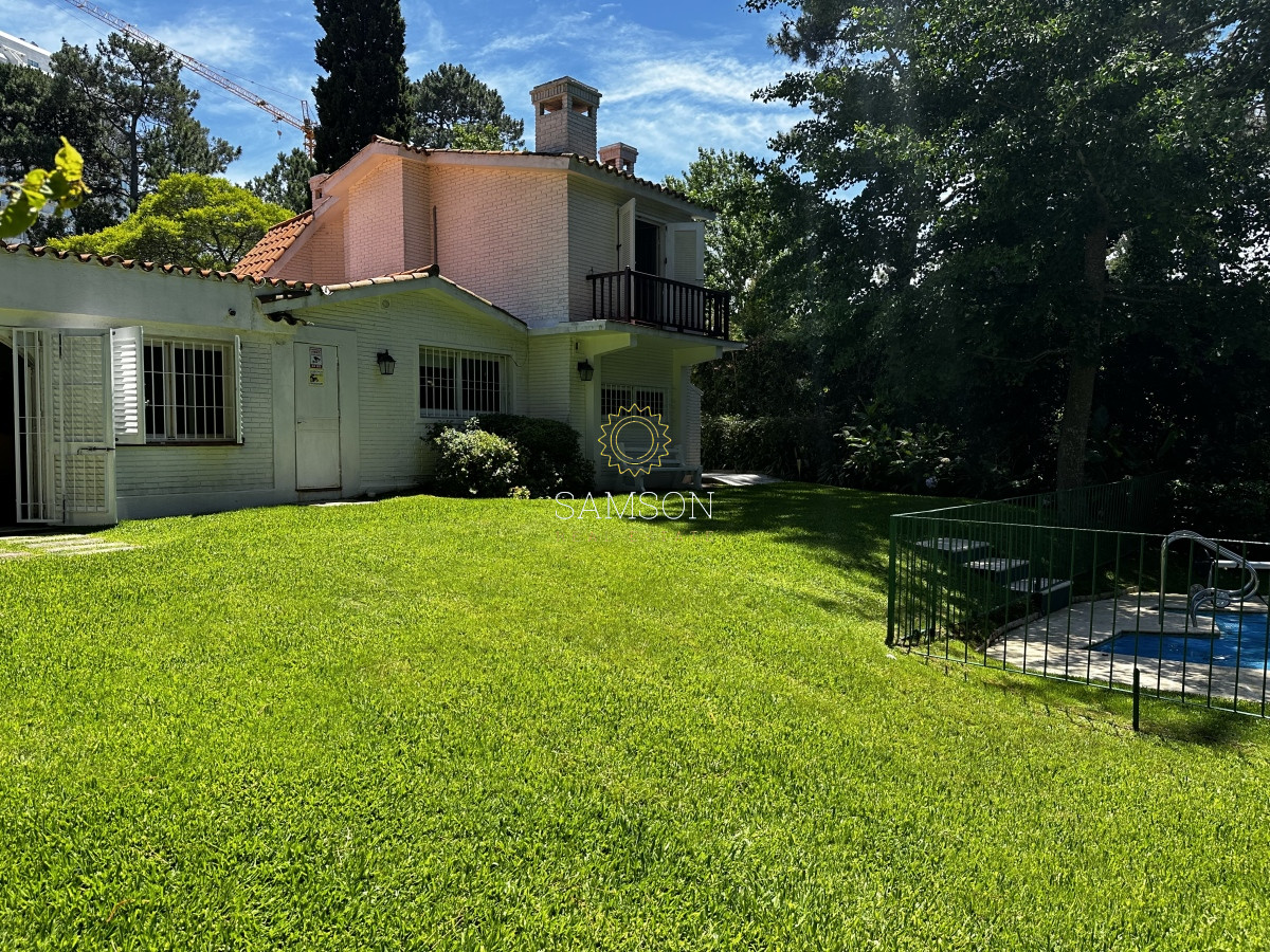 Casa ID.60093 - CASA EN VENTA CON PISCINA 