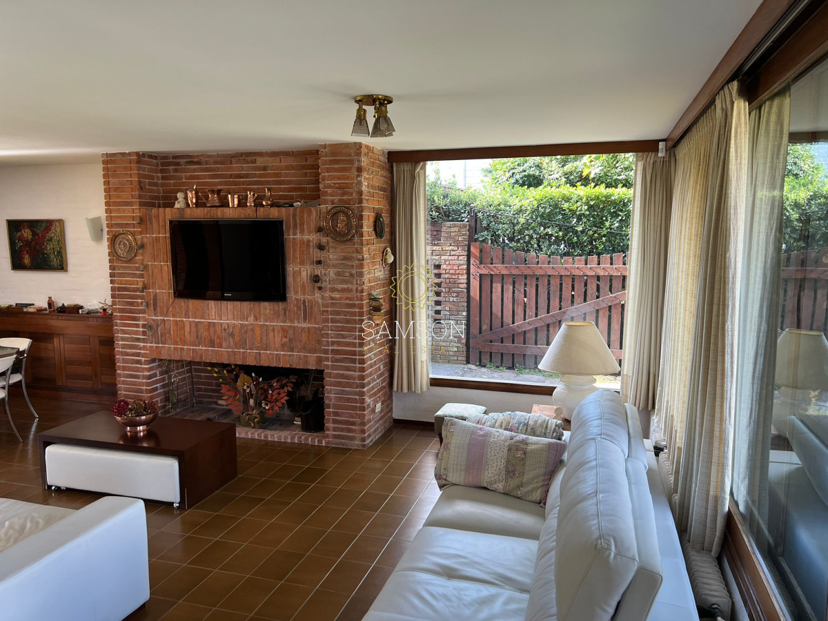 Casa ID.65419 - Venta casa de 4 dormitorios en playa mansa punta del este 