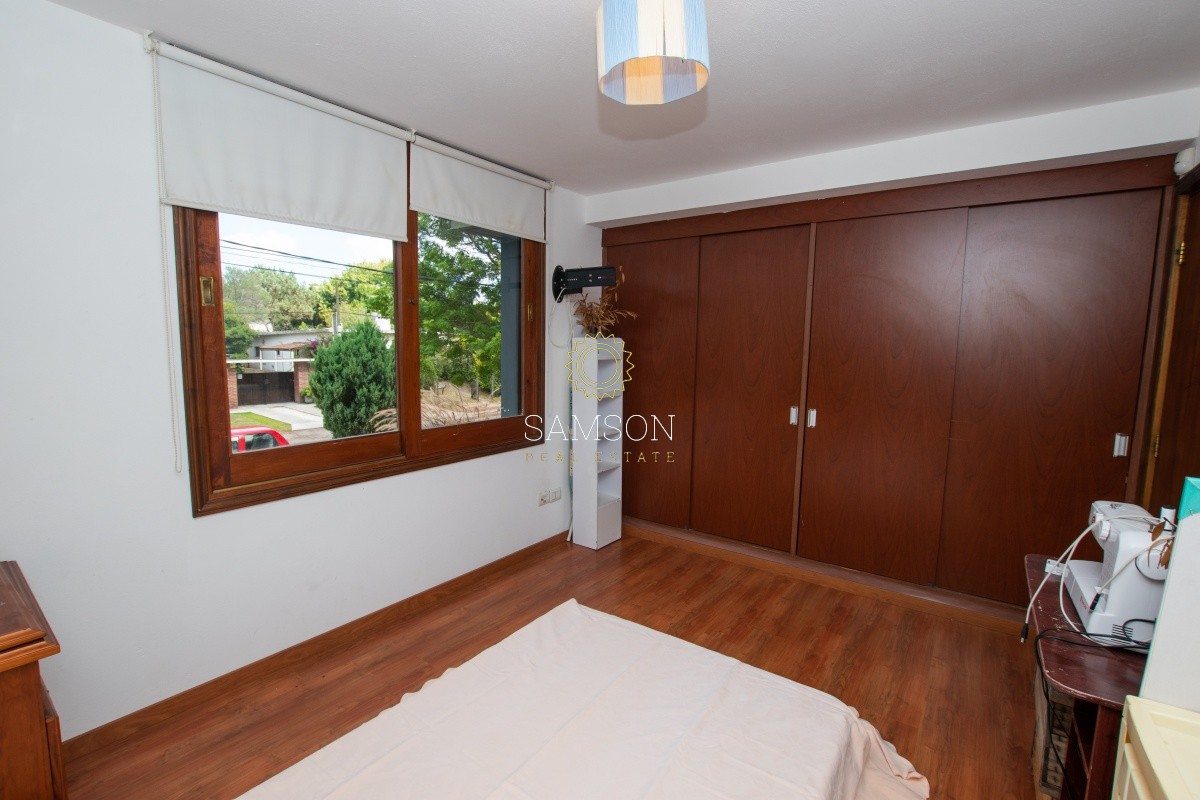Casa ID.58872 - Venta casa de 5 dormitorio con piscina en Pinares. 