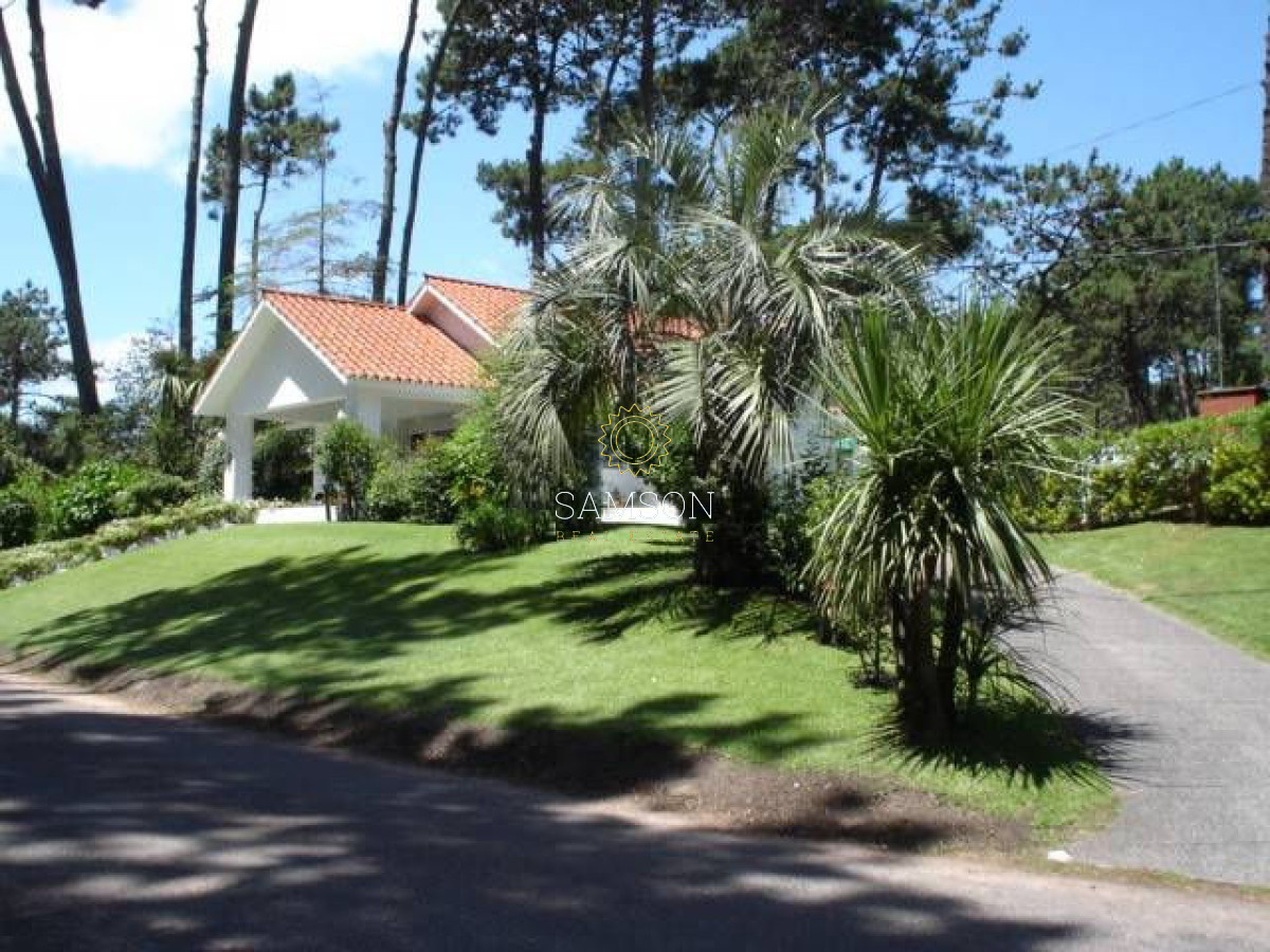 Casa ID.59018 - Casa de 4 dormitorios en venta Cantegril  Punta del Este