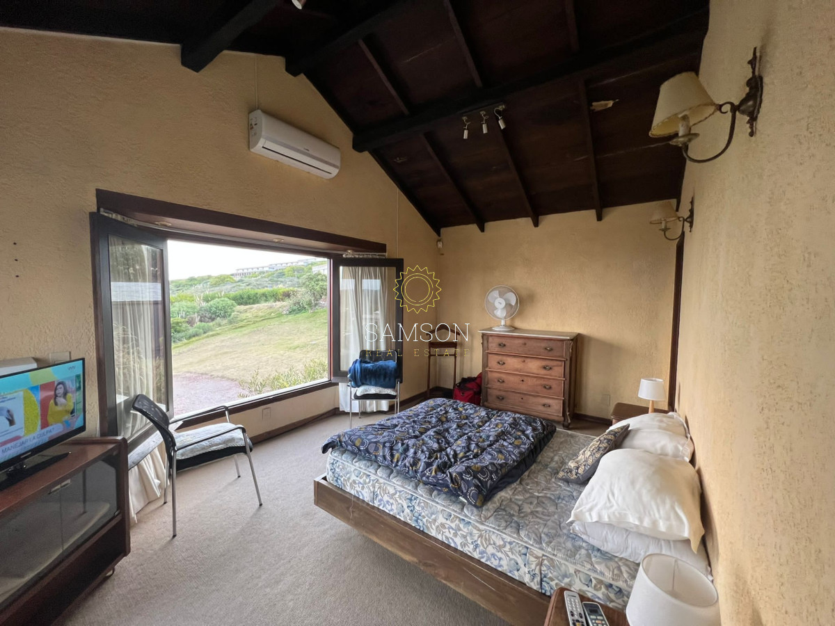 Casa ID.63847 - Casa de 4 dormitorios con vista al mar en venta Punta del Este 