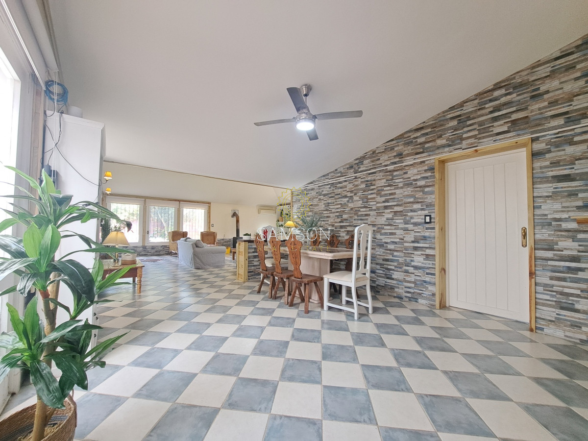 Casa ID.66788 - Casa con piscina en alquiler  4 dormitorios Playa Mansa - Punta del Este