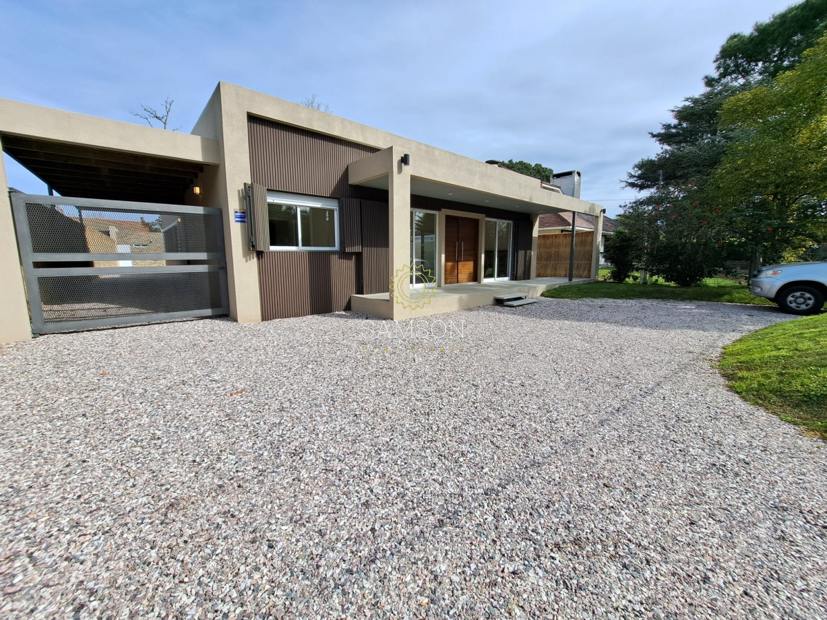 Casa ID.66431 - Casa Moderna en venta barrio Golf  Punta del Este