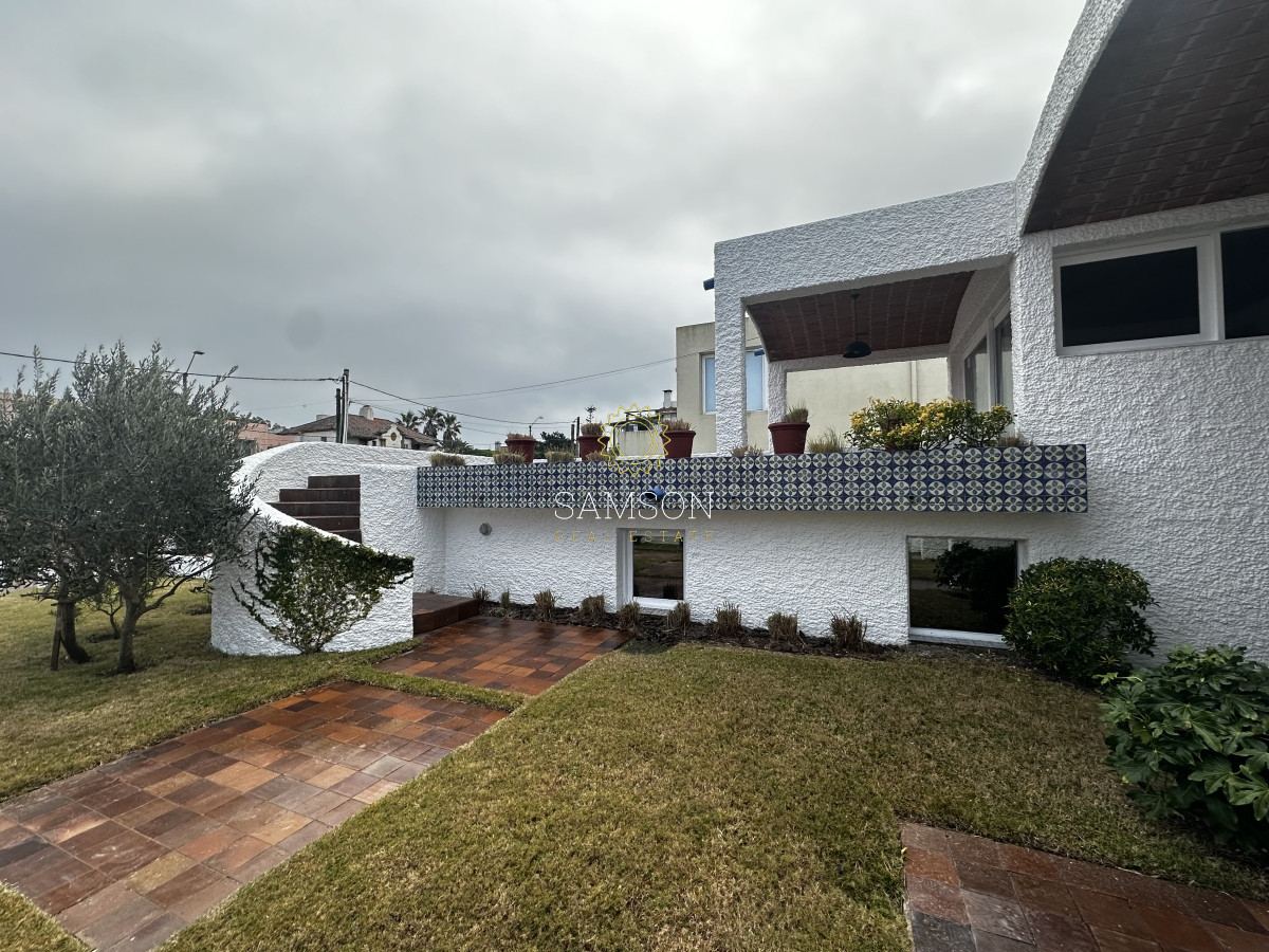 Casa ID.66907 - Casa de 4 dormitorios en venta Zona de Faro Peninsula Punta del Este