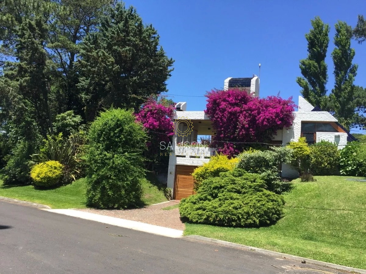 Casa ID.58765 - Casa en venta 3 dormitorios barrio cantegril Punta del Este
