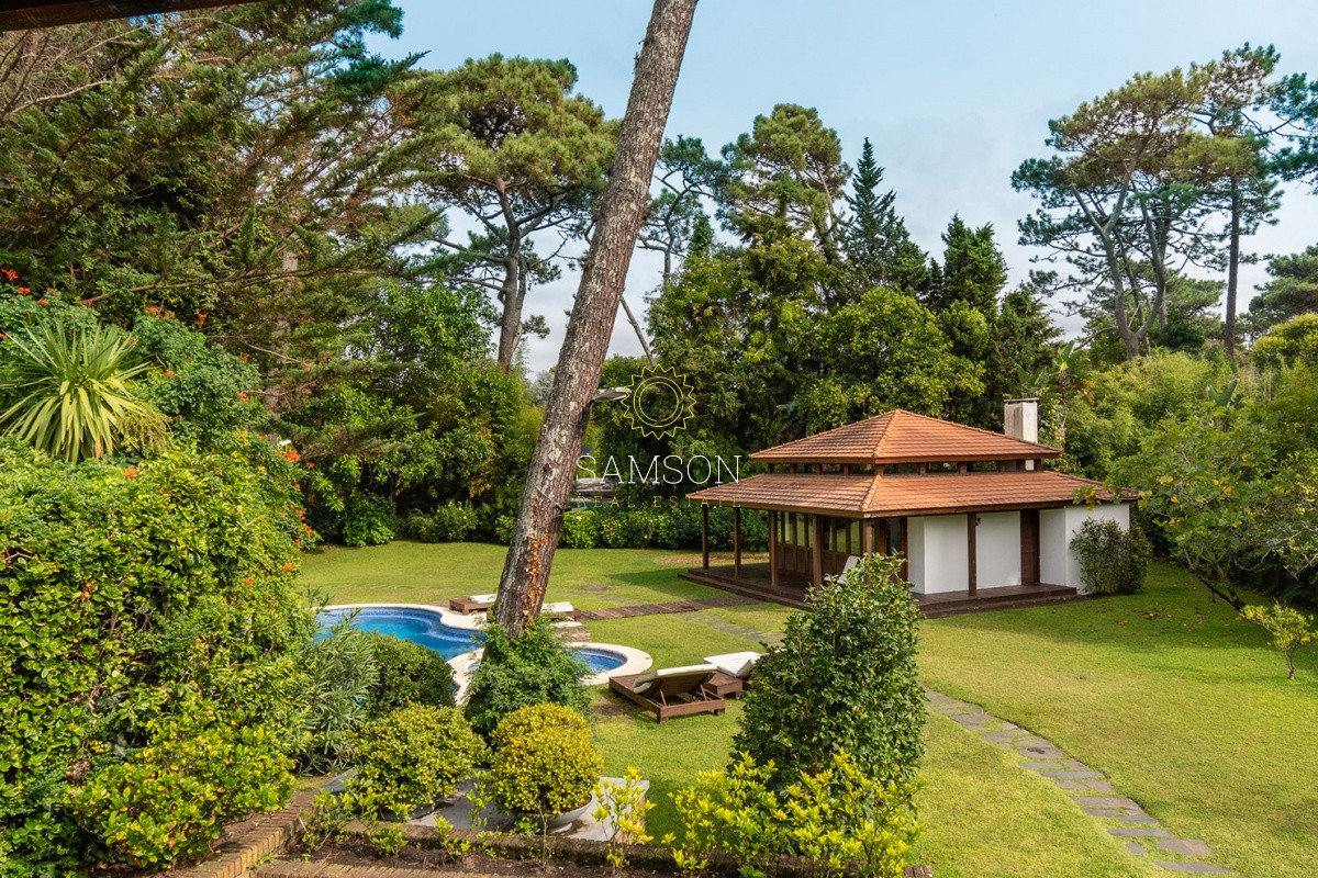 Casa ID.59046 - ESPECTACULAR CASA CON PISCINA, PLAYA MANSA, PUNTA DEL ESTE. URUGUAY 