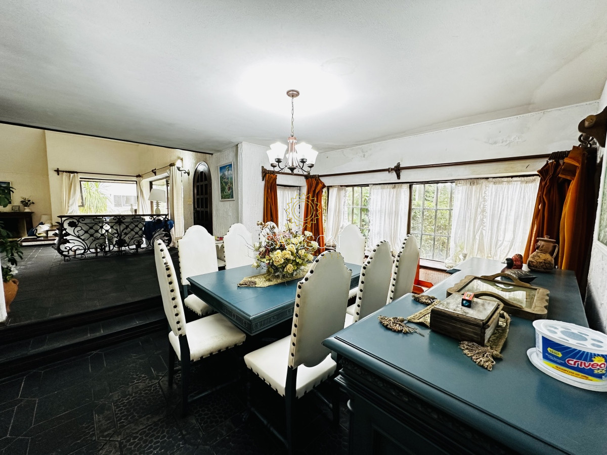 Casa ID.66957 - Casa en venta 4 dormitorios en  Lugano Punta del Este