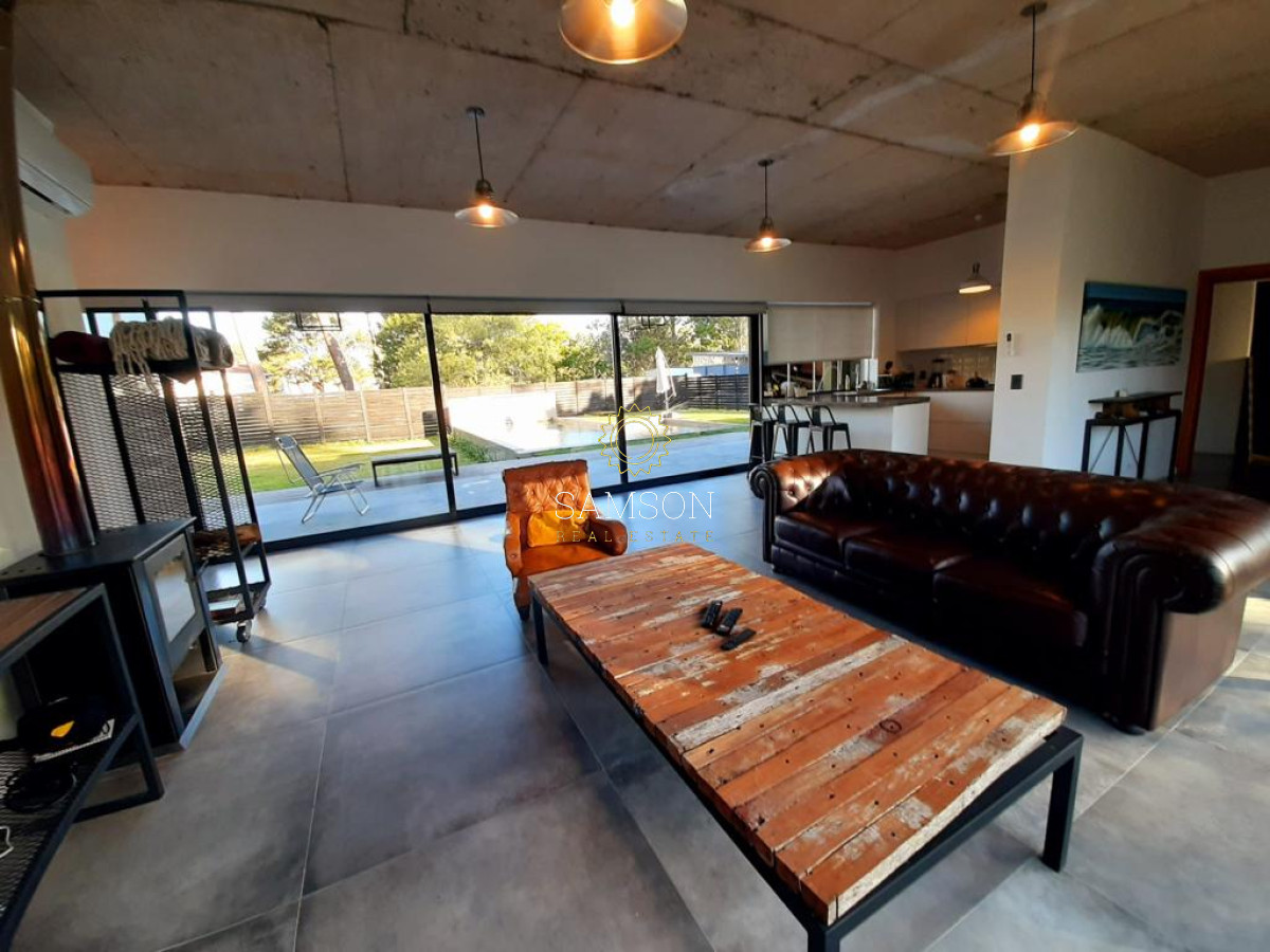Casa ID.65960 - Venta casa 3 dormitorios en Beverly Hills con piscina climatizada. 