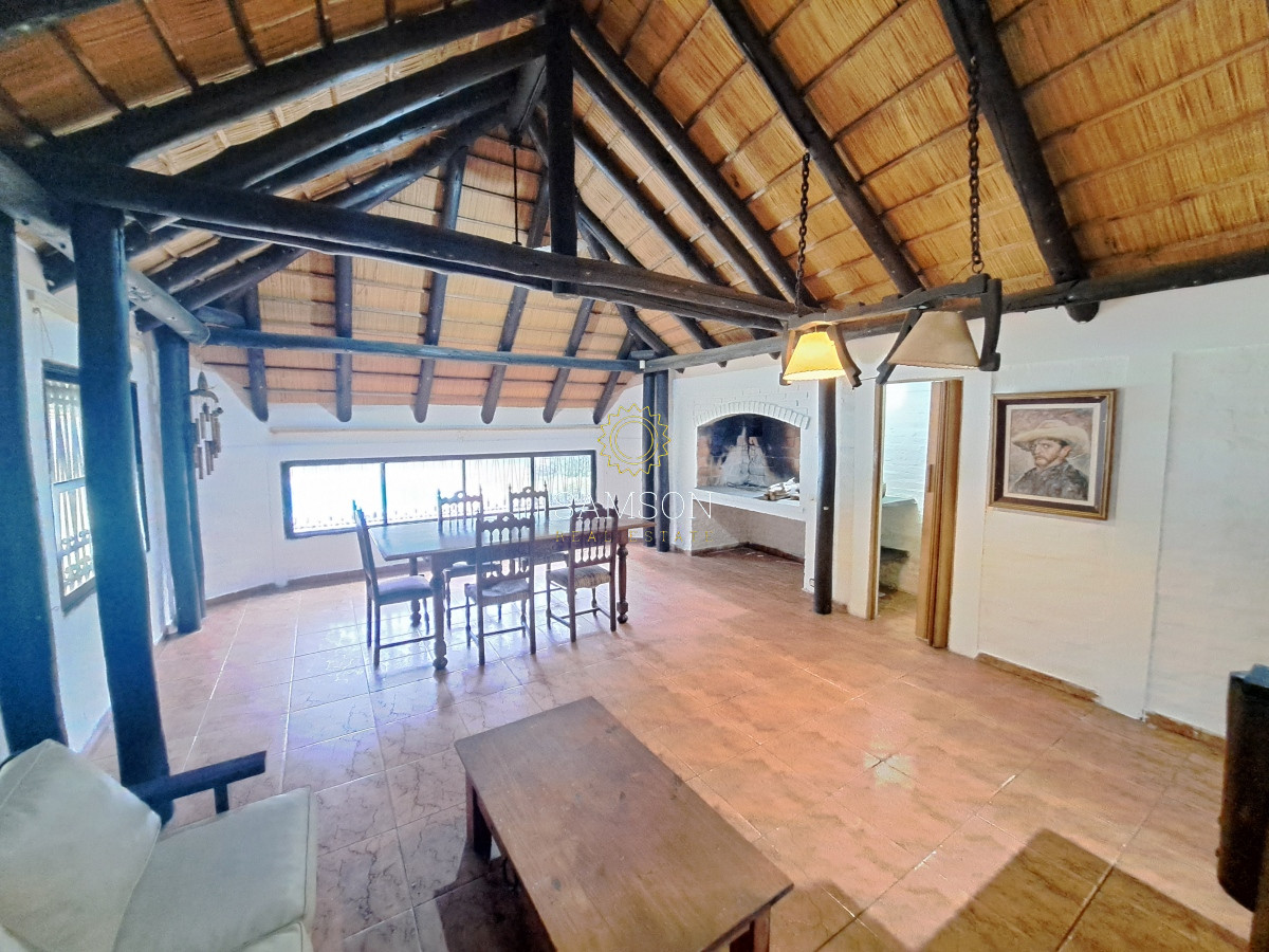 Casa ID.66765 - Casa con piscina en Venta 3 Dormitorios Playa Pinares  Punta del Este