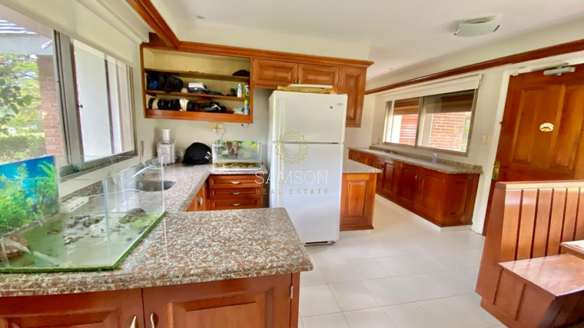 Casa ID.57864 - Casa en Venta Punta del Este - Mansion que abarca una manzana de tierra.