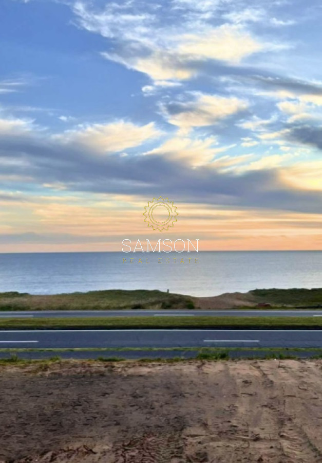 Casa ID.66620 - CASA EN VENTA EN PRIMERA LINEA DE LA PLAYA MANSA, BARRIO PRIVADO. PUNTA DEL ESTE 