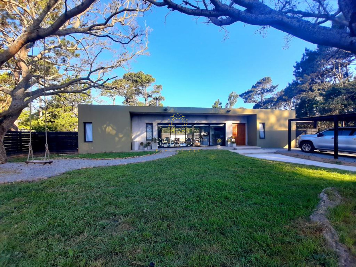 Casa ID.65960 - Venta casa 3 dormitorios en Beverly Hills con piscina climatizada. 