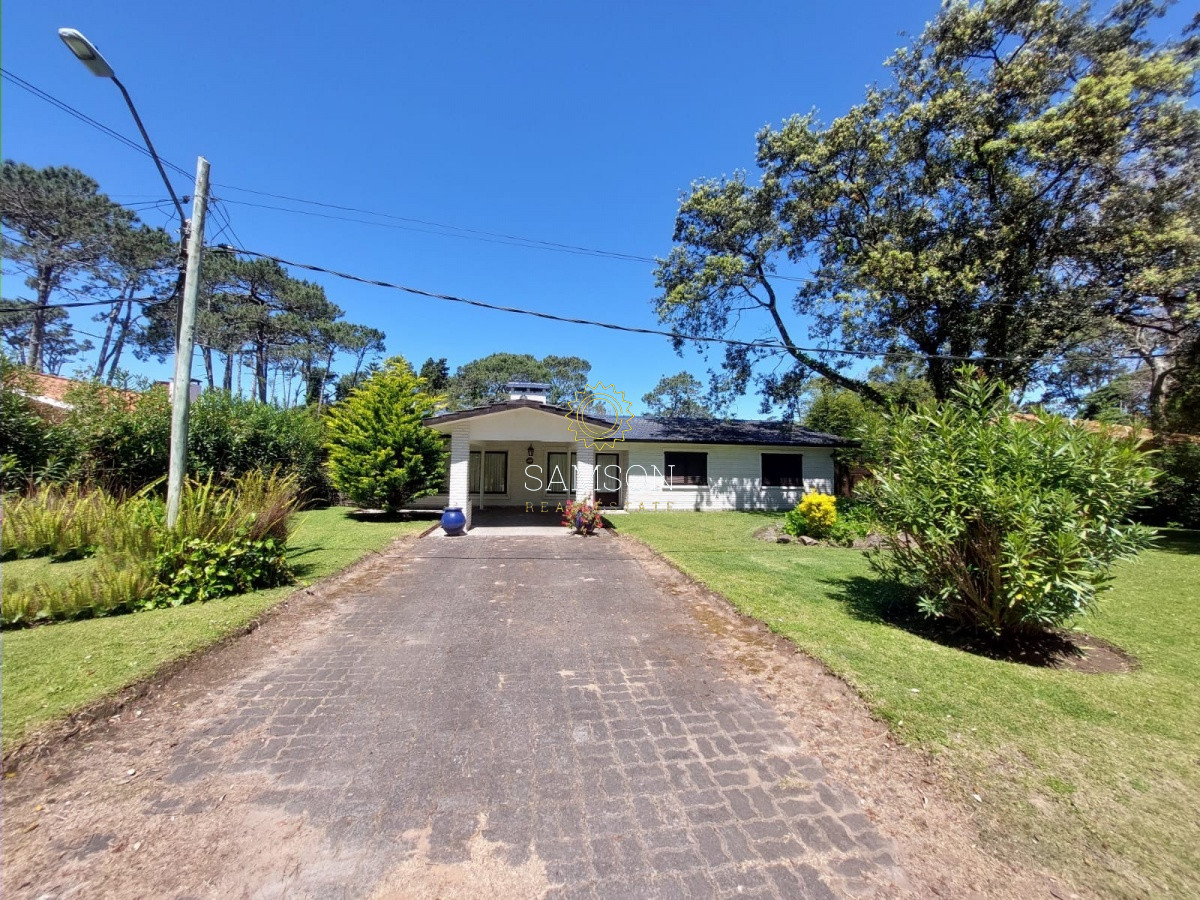 Casa ID.59861 - Casa de 3 dormitorios con piscina en venta Playa brava Punta del Este